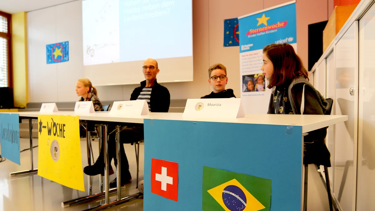 Kinderpressekonferenz mit Andrew Bond