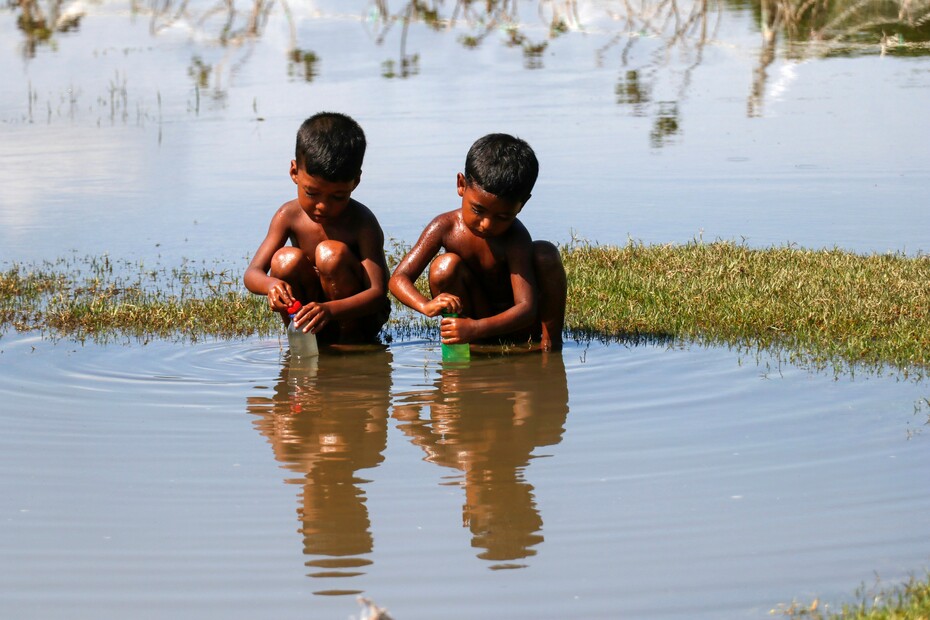Zwei Jungs Bangladesch