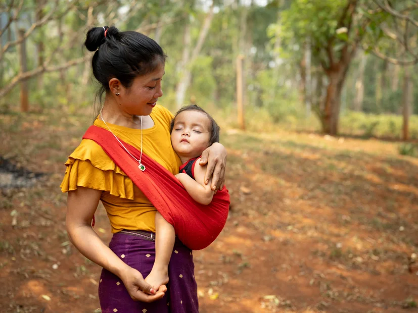 Laos Kinder helfen Kindern